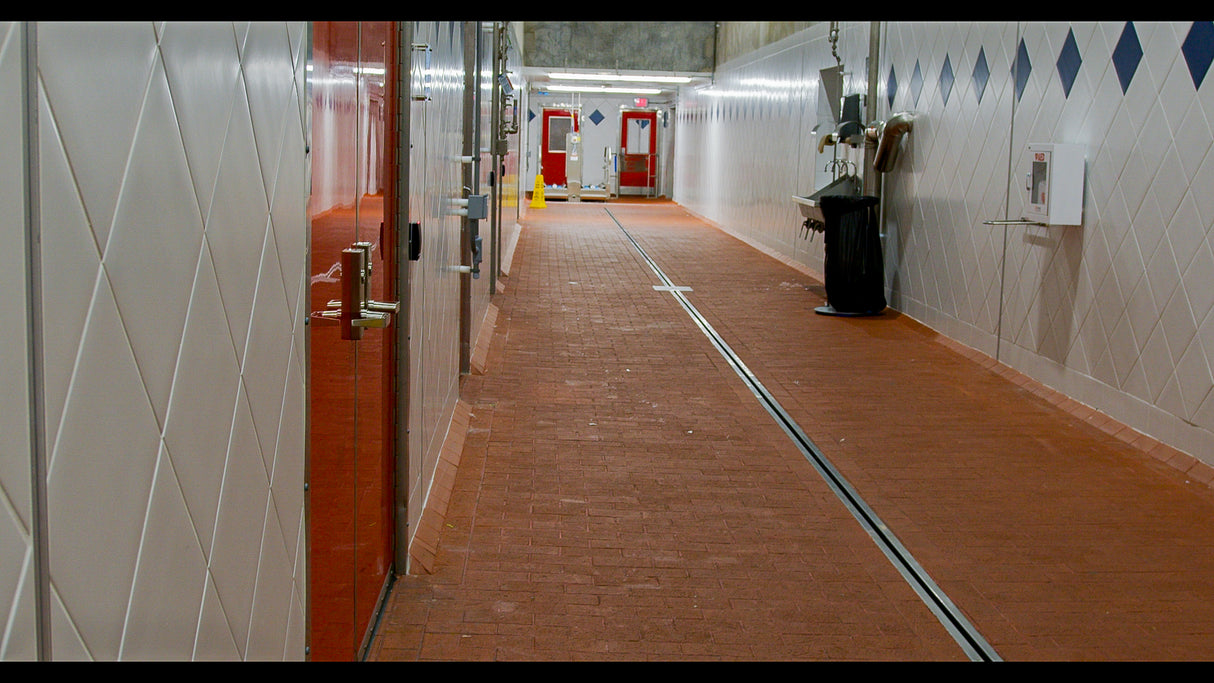 10000 series slot drain in food facility