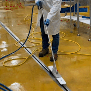 Slot Dog Cleaning Tool