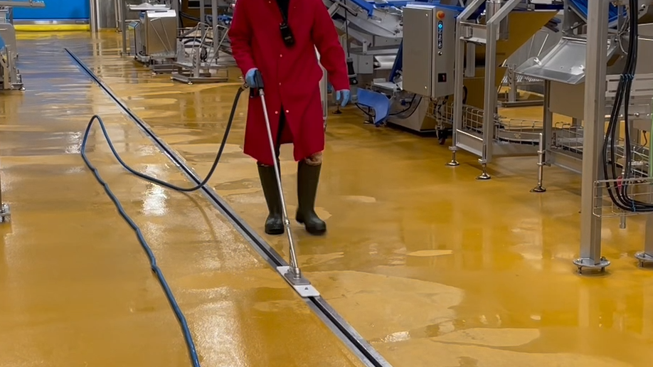 Slot Dog Cleaning Tool